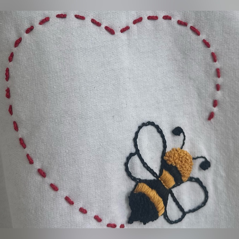Hand Embroidered Bee Sweatshirt One of a Kind Women’s Size M - Picture 2 of 6